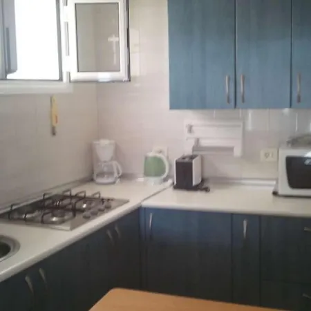 La Caleta Sleeps 6 Wifi פאמארה